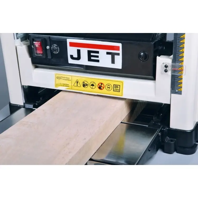 jet-jwp-12-struganie-deski-zblizenie.jpg