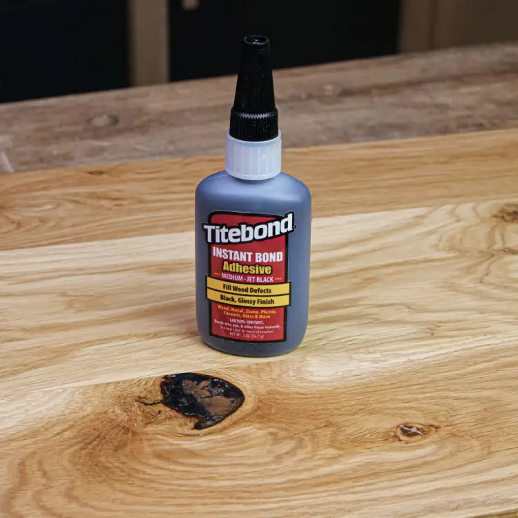 Czarny Titebond Instant Medium Jet Black Klej Szybkoschnący