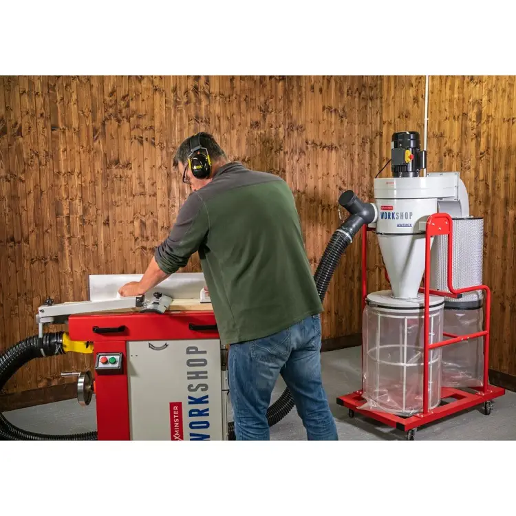 odciag-cyklonowy-axminster-workshop-aw118ce-w-zastosowaniu-06