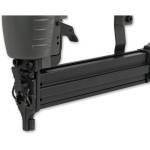 gwozdziarka-zszywacz-axminster-professional-ap1532ns-magazynek-i-mechanizm-wbijania-02